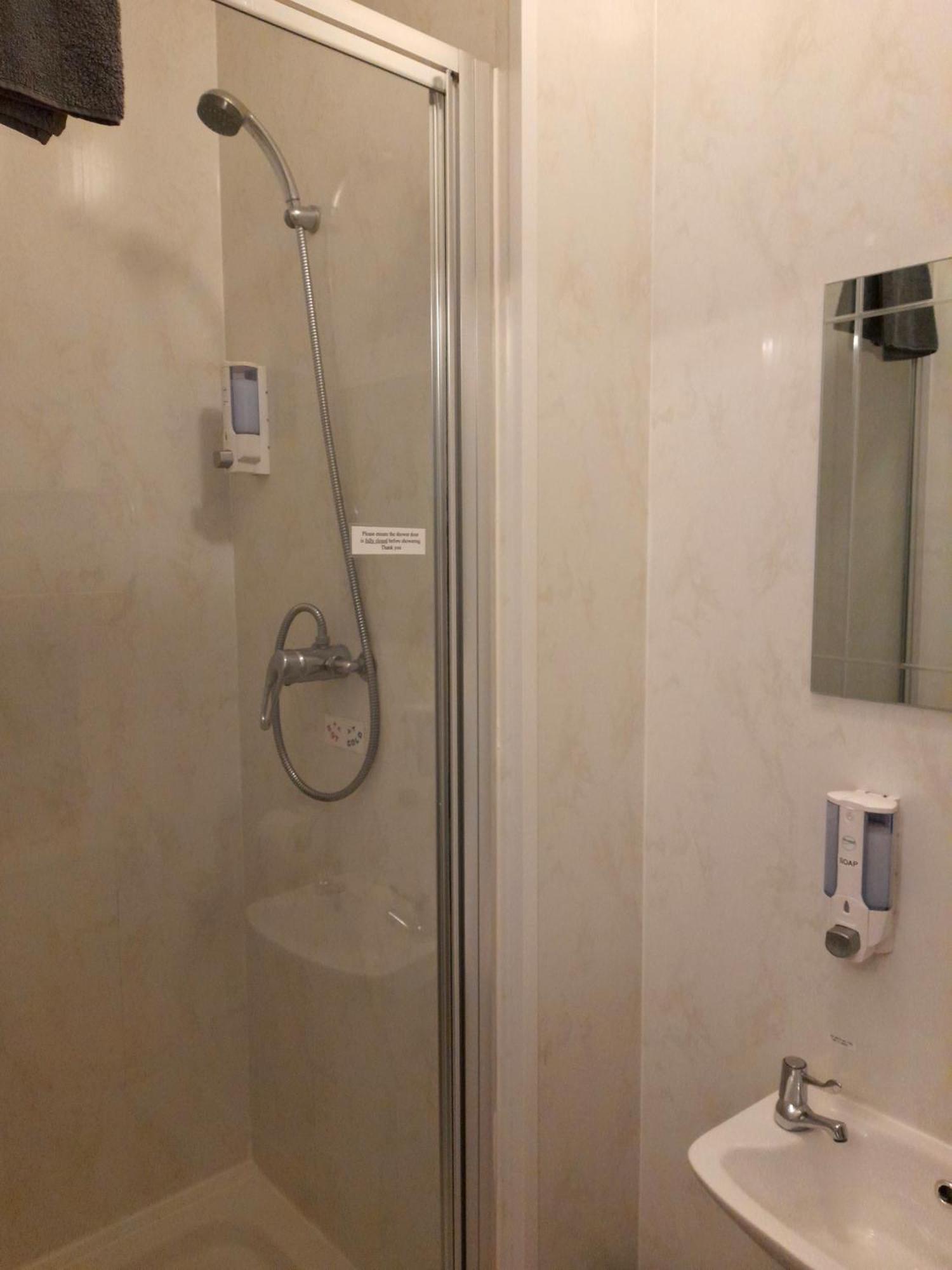 Phoenix Guest house 2*